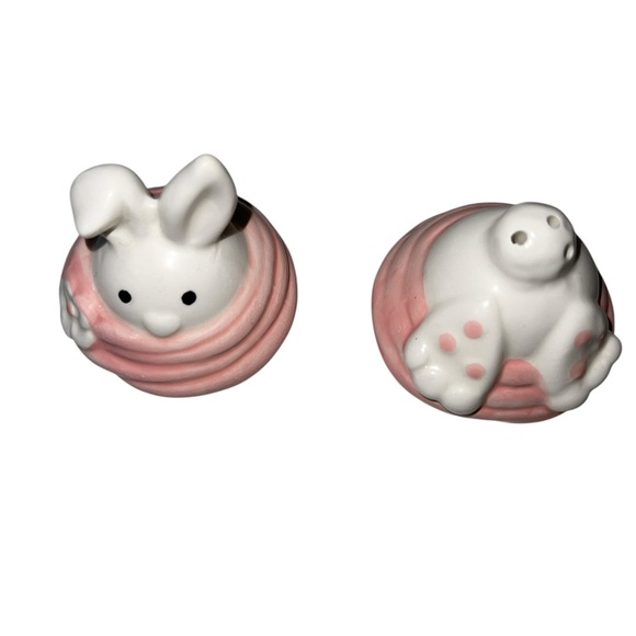 Cupcakes Bunny Salt and Pepper Shakers - Picture 8 of 10